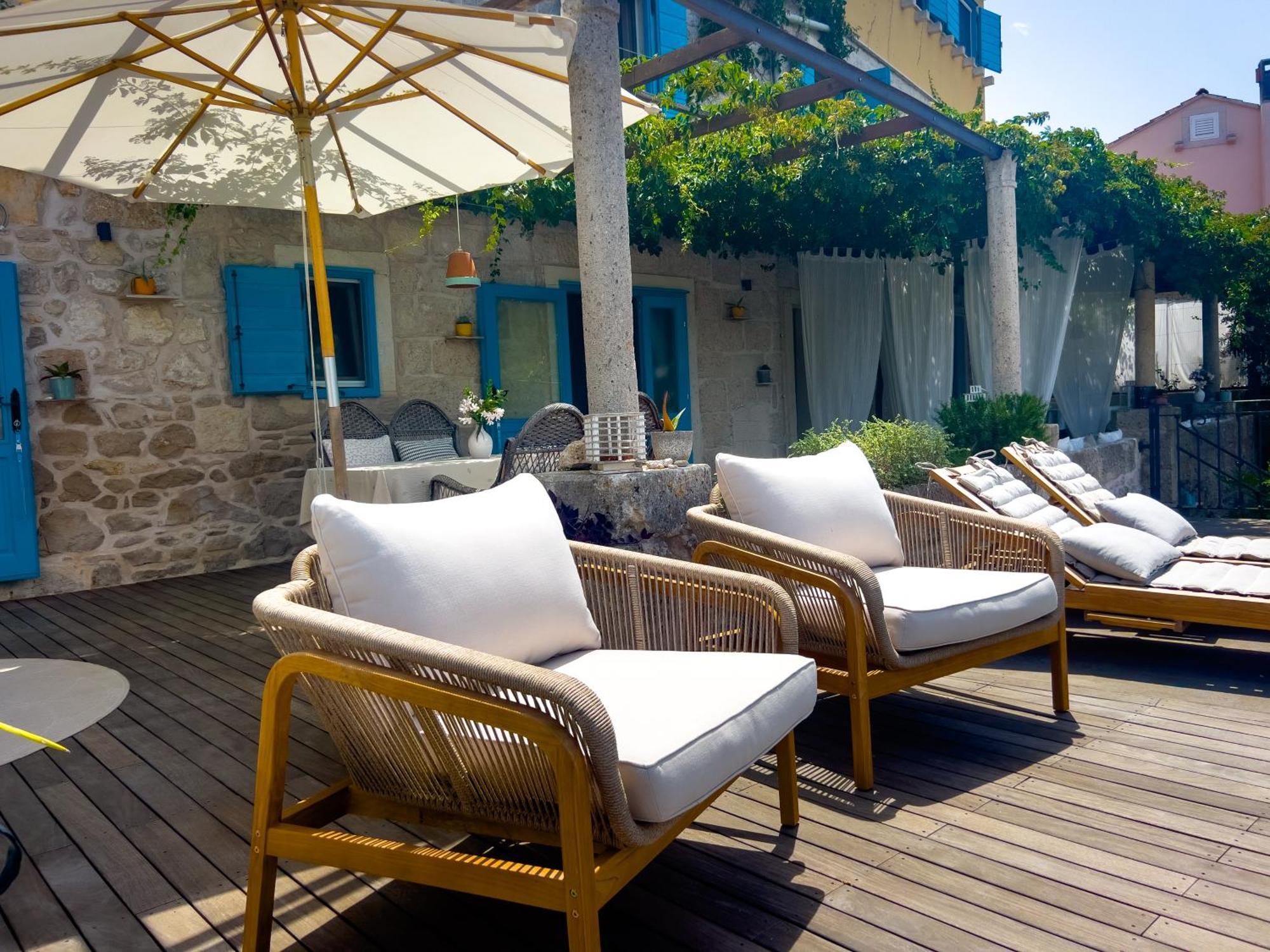 Eco Aparthotel The Dreamers'S Club Lumbarda Exterior photo